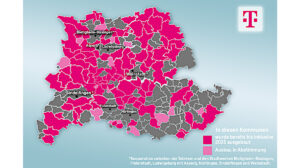 Karte der Gigabit Region Stuttgart mit farblicher Darstellung des Glasfaserausbaus der Telekom: Magenta markiert Kommunen mit abgeschlossenem Ausbau bis 2025, helles Rosa zeigt Gebiete mit Ausbau in Abstimmung, Grau noch nicht ausgebaute Kommunen.